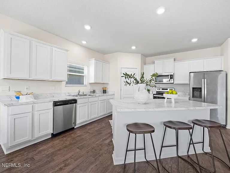 2555 Oak Stream Dr — Photo 8