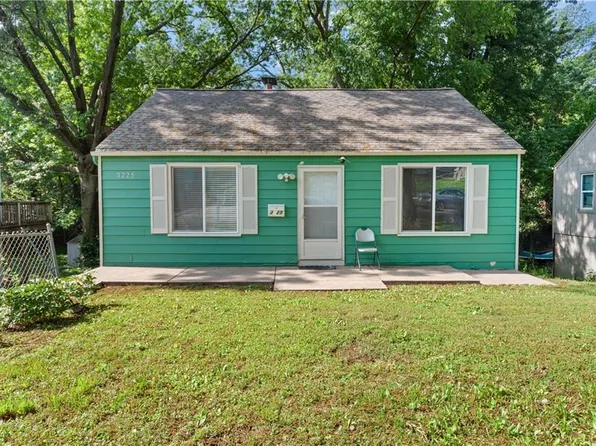 3225 Tauromee Ave, Kansas City, KS 66102