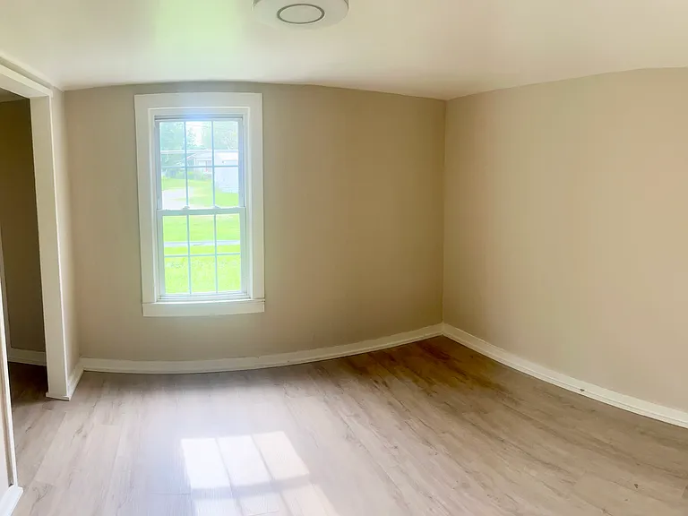 210 Downey St — Photo 5