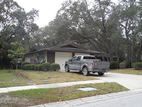 2nd image of 1904 Hill Dr