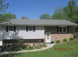 1214 Fairland Rd, Jefferson City, MO 65109