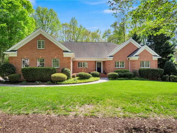 2400 Andre Esteve, Williamsburg, VA 23185