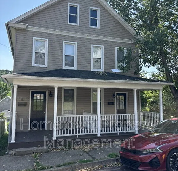 1135 E Chestnut St — Photo 15