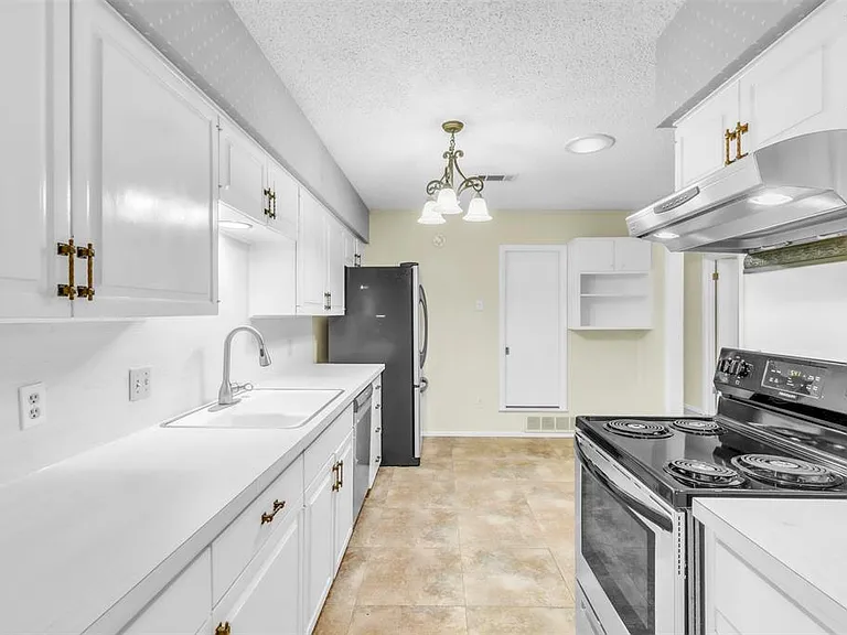 4908 Inverness Ave — Photo 11