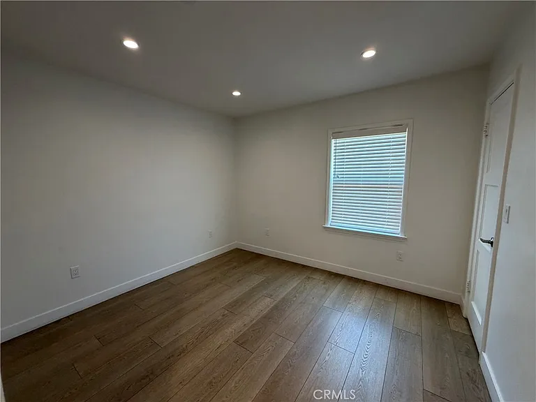 8437 Calvin Ave — Photo 9
