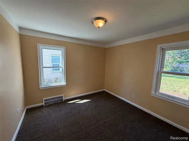 7467 Asbury Park — Photo 9