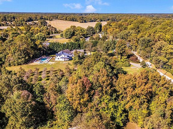 5th image of 49 Old Solomons Island Rd