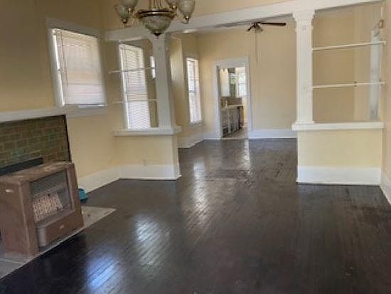 2nd image of 1411 E Houston St