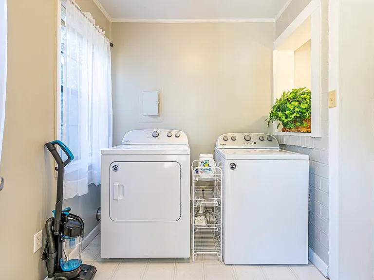 1300 Sparkman St SW — Photo 37