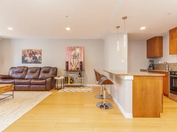16 Miner St #306, Boston, MA 02215