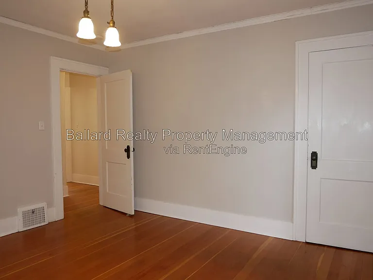 6235 22nd Ave NE — Photo 19