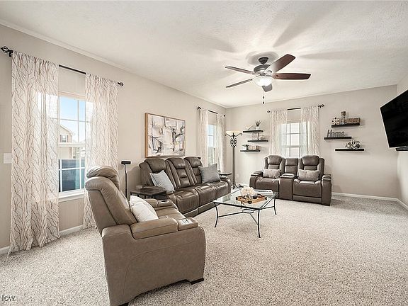 4th image of 760 Hilliary Ln