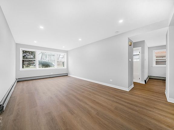 4th image of 935 Elgin Ave #G