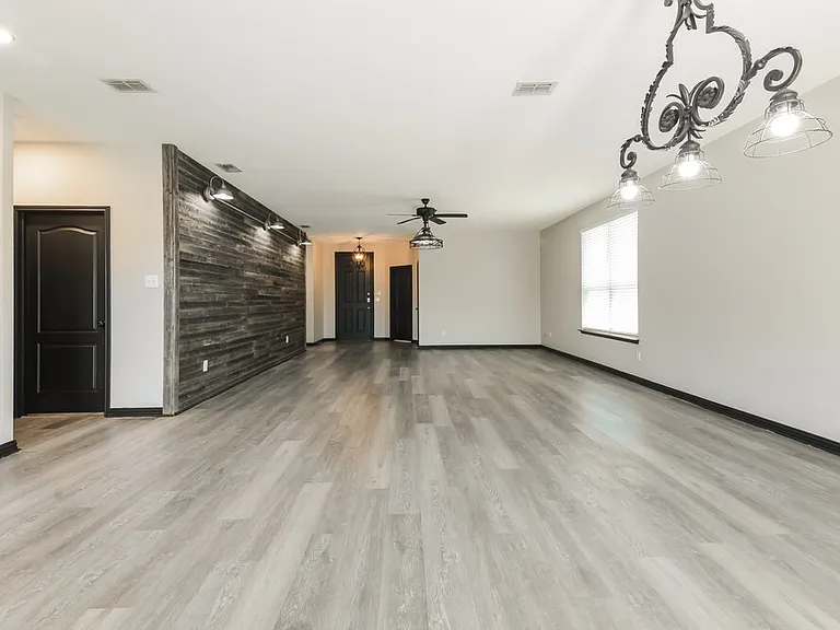9136 Benevolent Ct — Photo 7