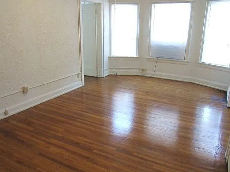 1544 E Broad St — Photo 20