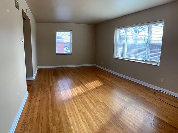 Dining Rm/Living Rm