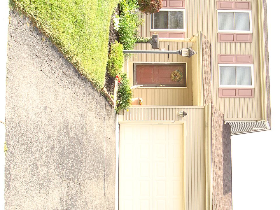 1st image of 2571 Yates Ave