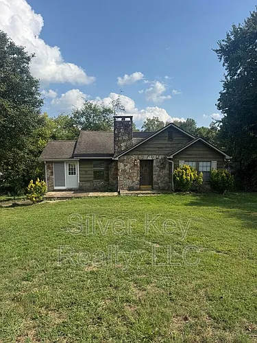 900 S Jackson St Photo 1