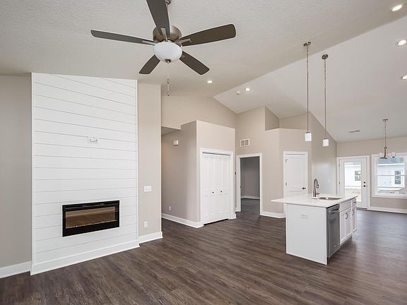5th image of 109 Beacon Harbor Cir