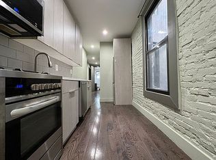 1825 Cornelia St APT 2R, Ridgewood, NY 11385