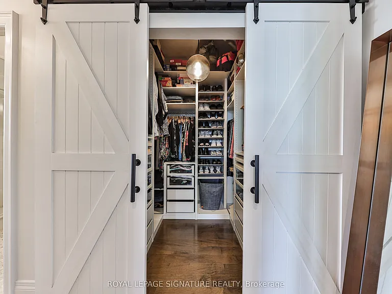 112 George St S #902 — Photo 20