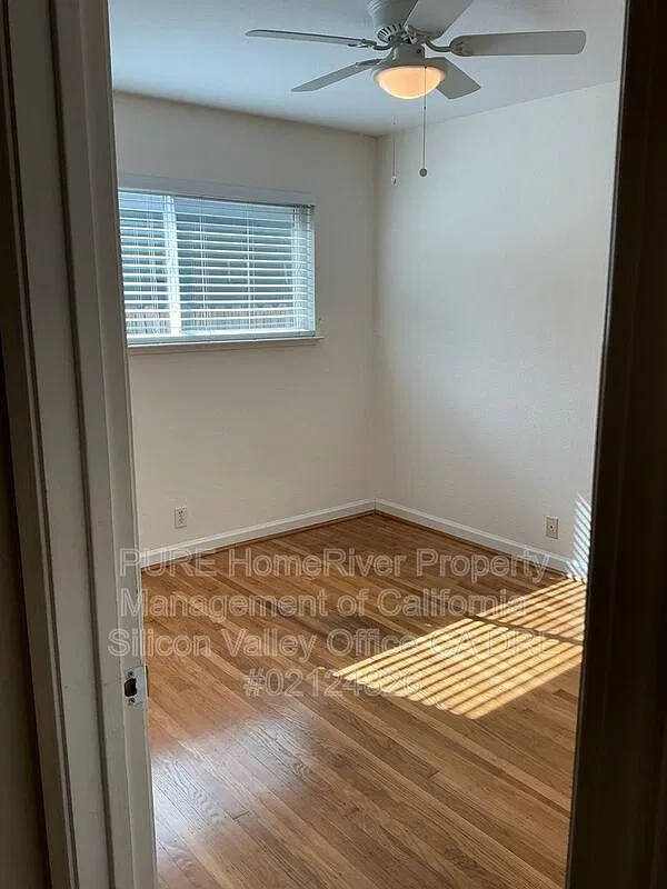 4 bed, 2.0 bath, 1340 sqft, $5,750 — Photo 2