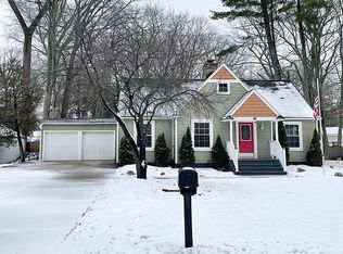 4126 Plymouth Dr, Norton Shores, MI