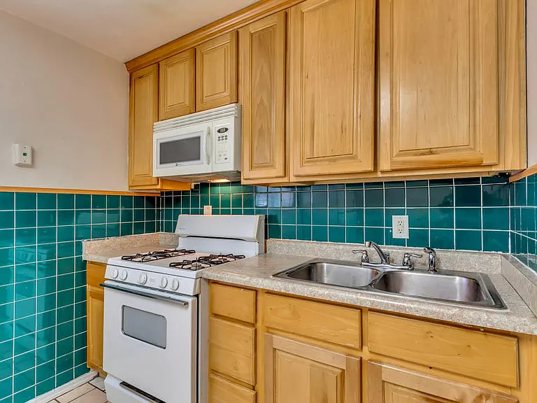 1001 Atwood Dr — Photo 16