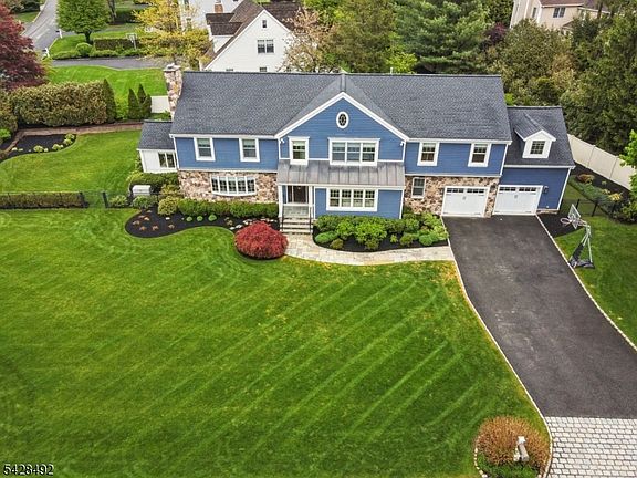 3rd image of 18 Sandy Hill Rd
