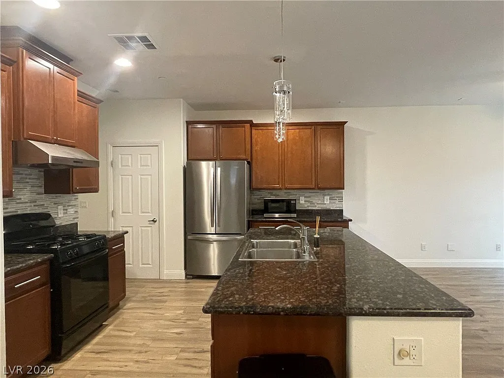 3 bed, 2.5 bath, 1828 sqft, $2,195 — Photo 3