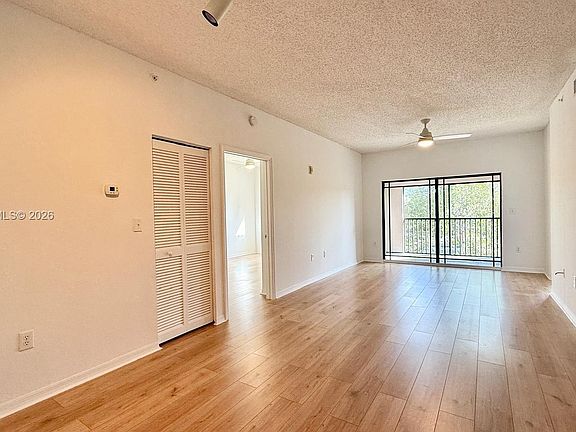 4th image of 2806 Veronia Dr APT 303