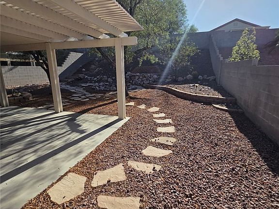 5th image of 3913 Hampton Grove Ct