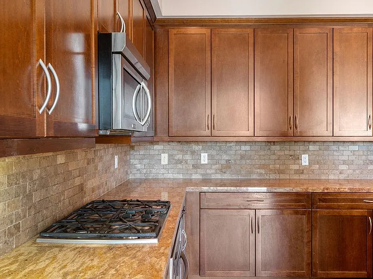 575 Elm Ave #18 — Photo 20