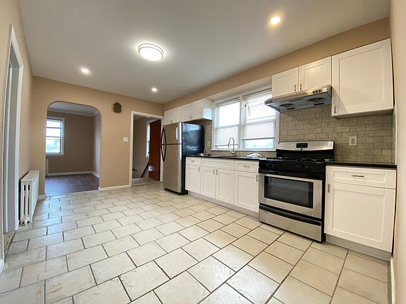 2nd image of 415 McClean Ave #A
