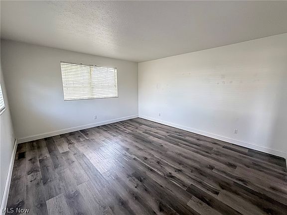 5th image of 2102 Nash St
