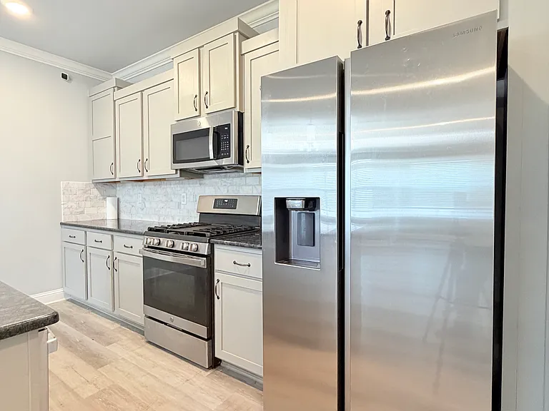 2310 SW Poppy St — Photo 11
