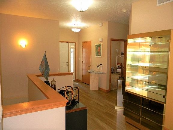 2nd image of 5827 Meadowlark Ct