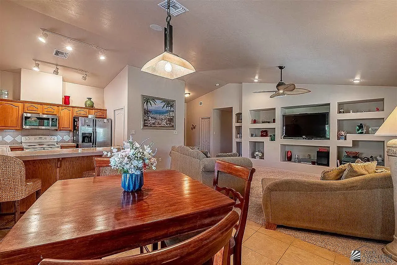 3 bed, 1449 sqft, $2,000 — Photo 4