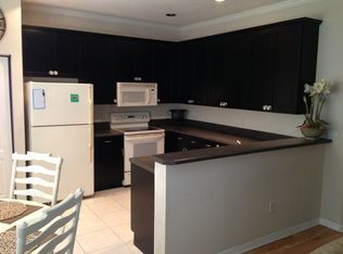 120 Seminole Lakes Dr, Royal Palm Beach, FL 33411