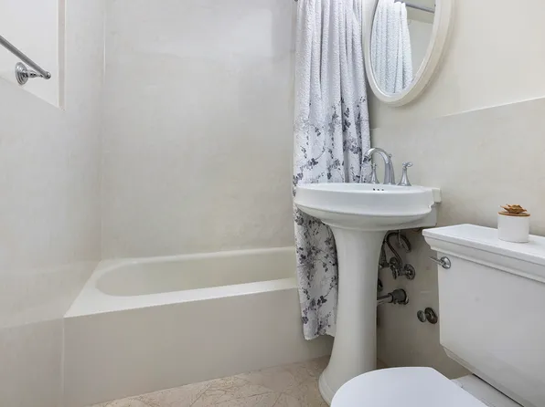 405 East 63rd Street image 6 of 6