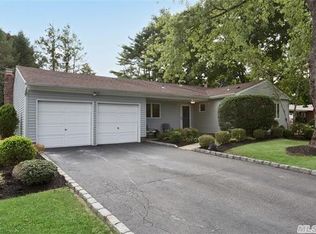 12 Glenmark Ln, East Northport, NY
