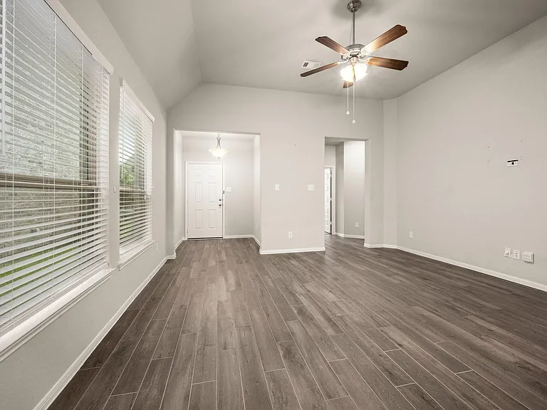 6322 Lemon Balm Ln — Photo 10