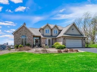 39W483 Phar Lap Dr, Saint Charles, IL 60175