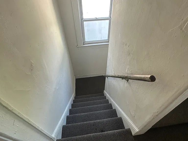 S Ave E — Photo 20