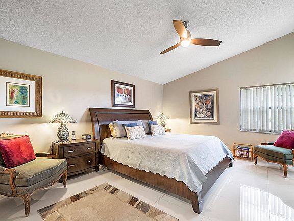 5th image of 7625 Lexington Club Blvd APT A