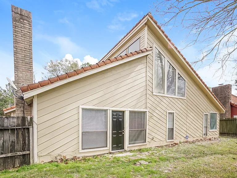7659 Athlone Dr — Photo 17