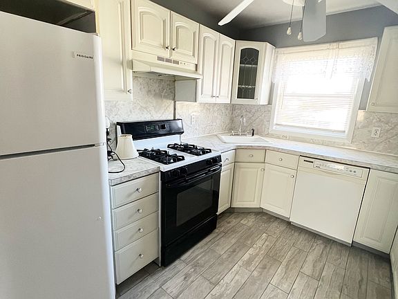 3rd image of 657 N Delaware Ave Floor 2