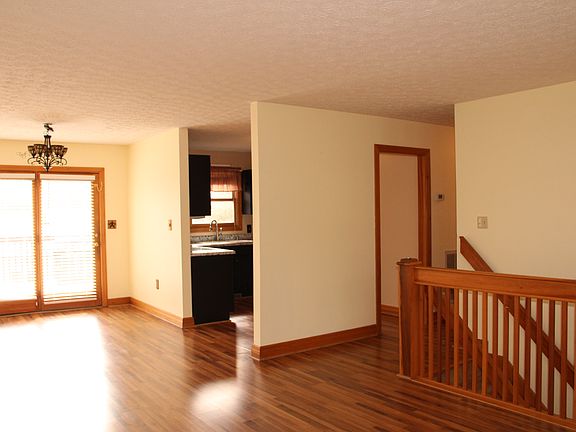 3rd image of 455 Liberty Via