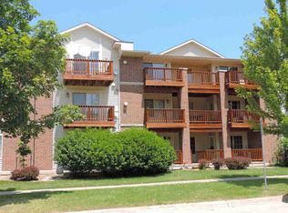 478 W Side Dr, Iowa City, IA 52246