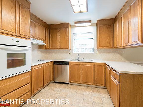 4th image of 1643 Adrien Dr